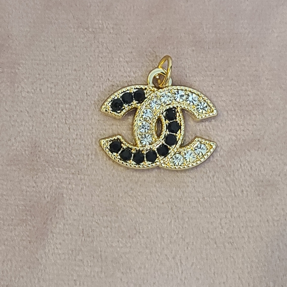 CHANEL Gold and Black Charm - Picture 1 of 3